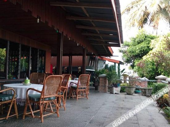 Romlan Guesthouse exterior