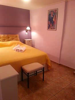 Deluxe Double room full double bed