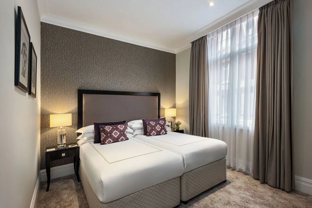 1 Bedroom Presidential Double Suite full double bed
