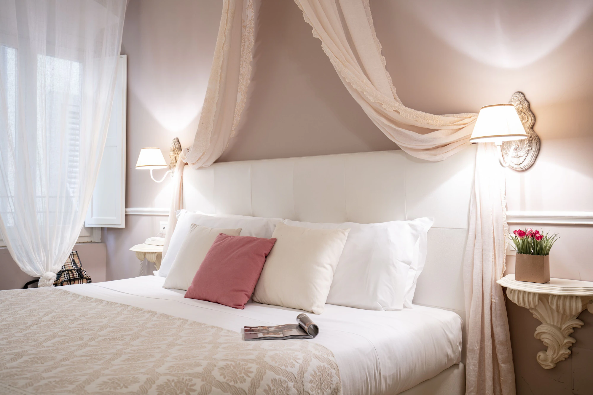 Deluxe Double room with city view full double bed