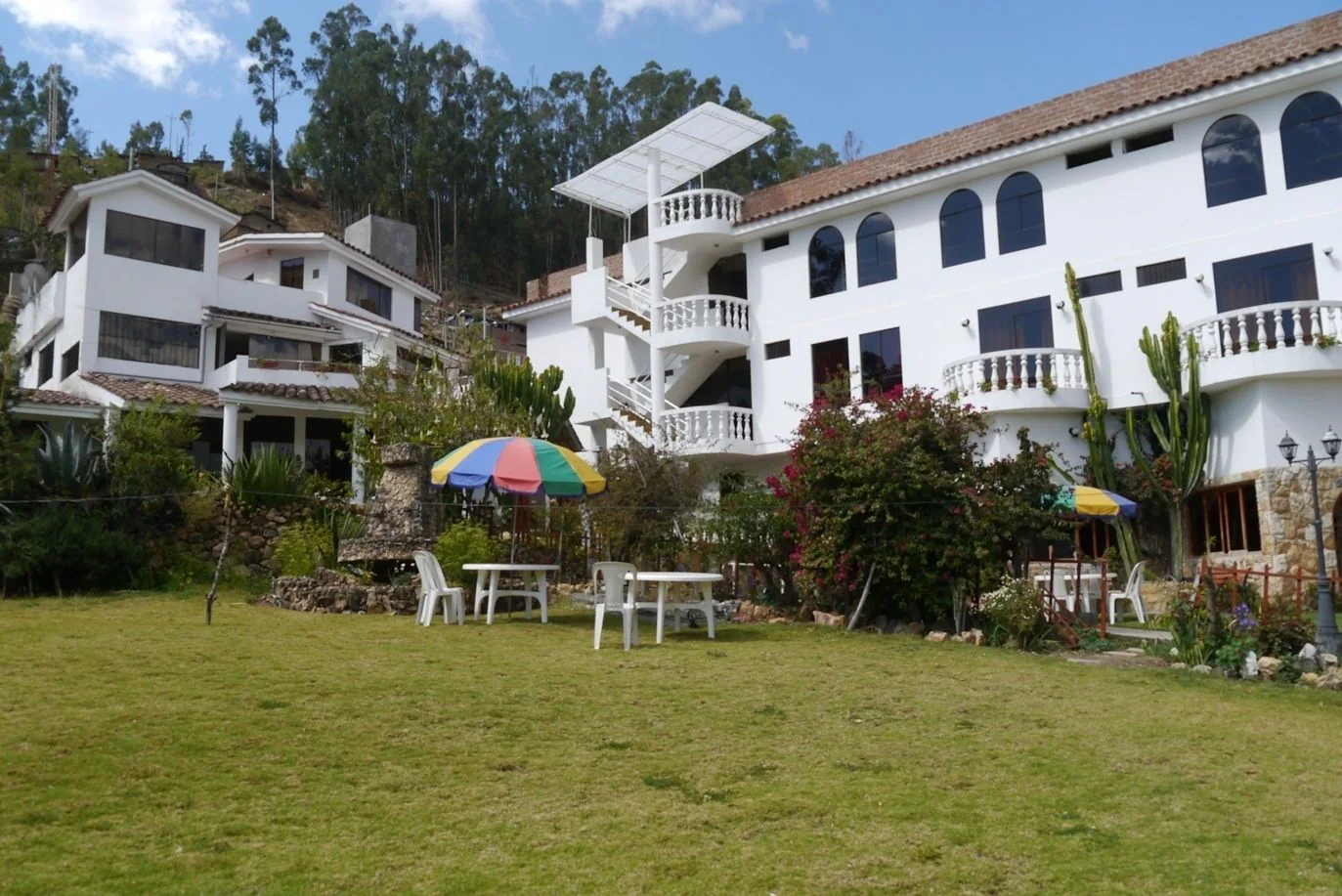 1 Bedroom Comfort Single room full double bed