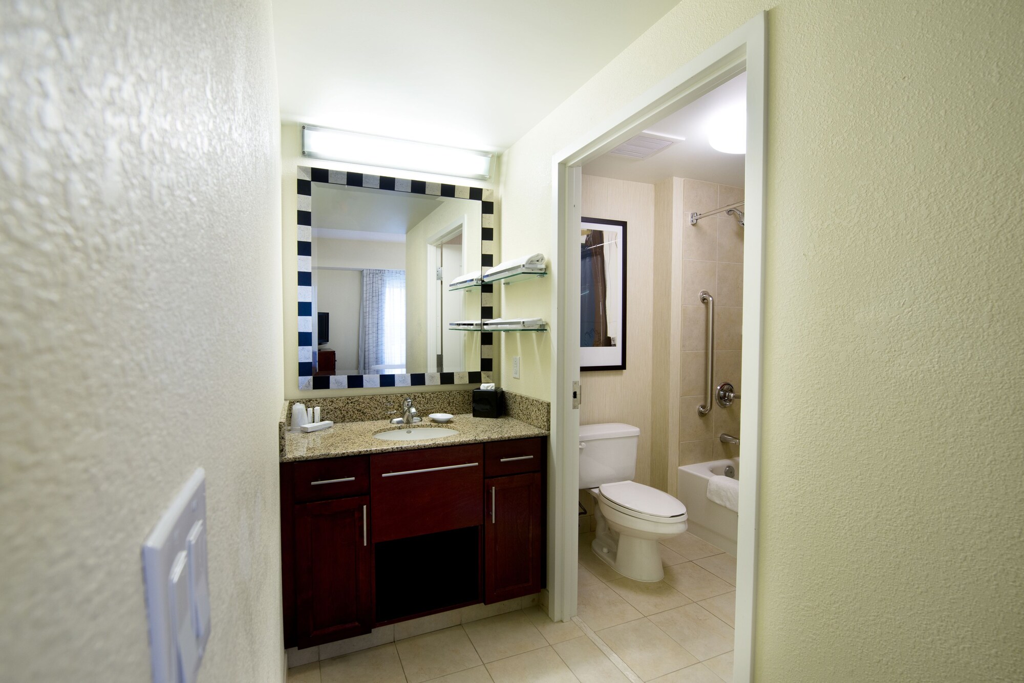 1 Bedroom Single Suite