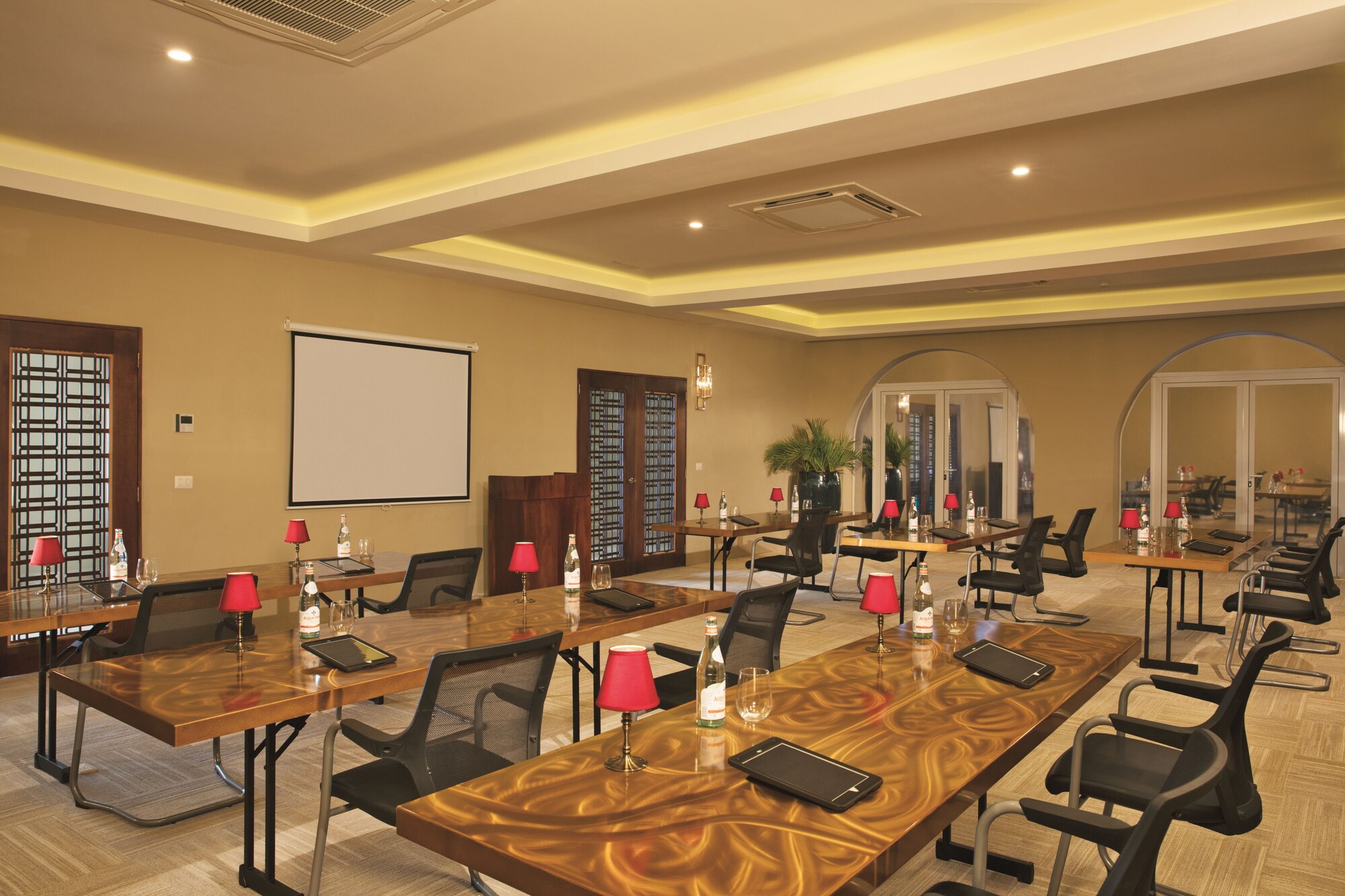 2 Bedrooms Family Preferred Club Double Suite with tropical view full double bed