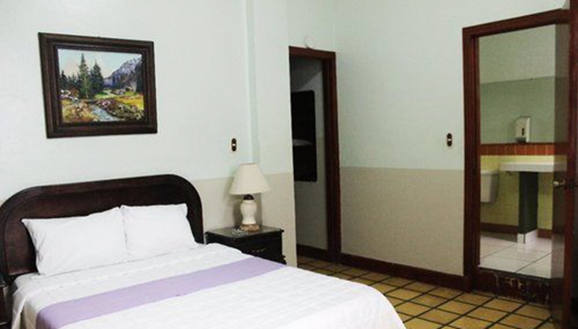 Economy Double room full double bed