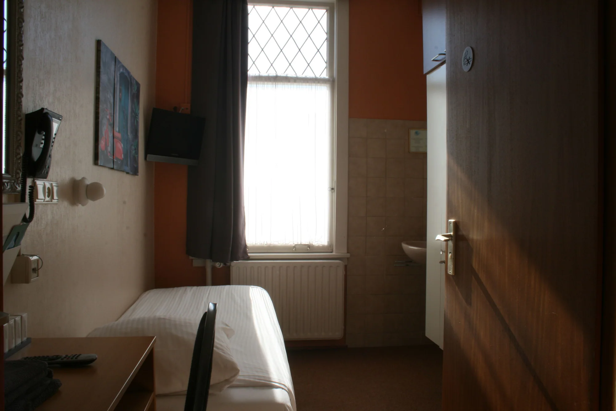 Comfort Single room full double bed
