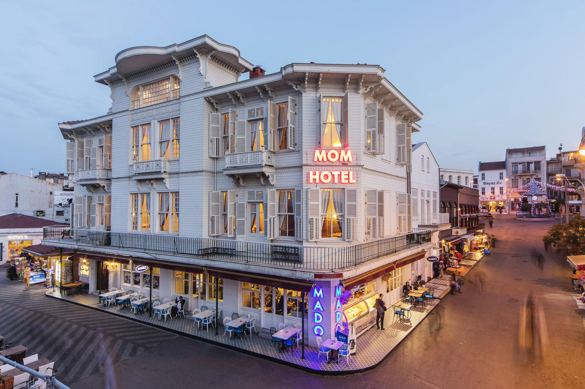 Mom Hotel - Adalar