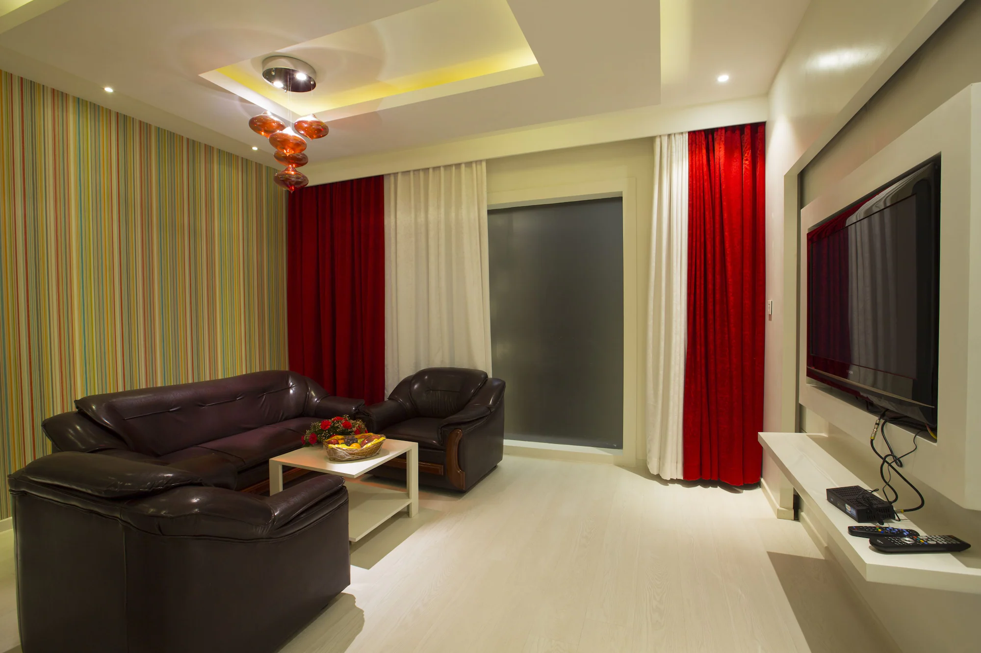 Double Junior Suite with city view full double bed