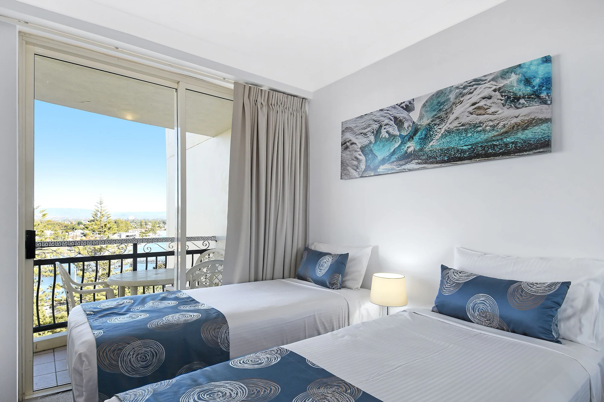 1 Bedroom Double Basement Apartment full double bed