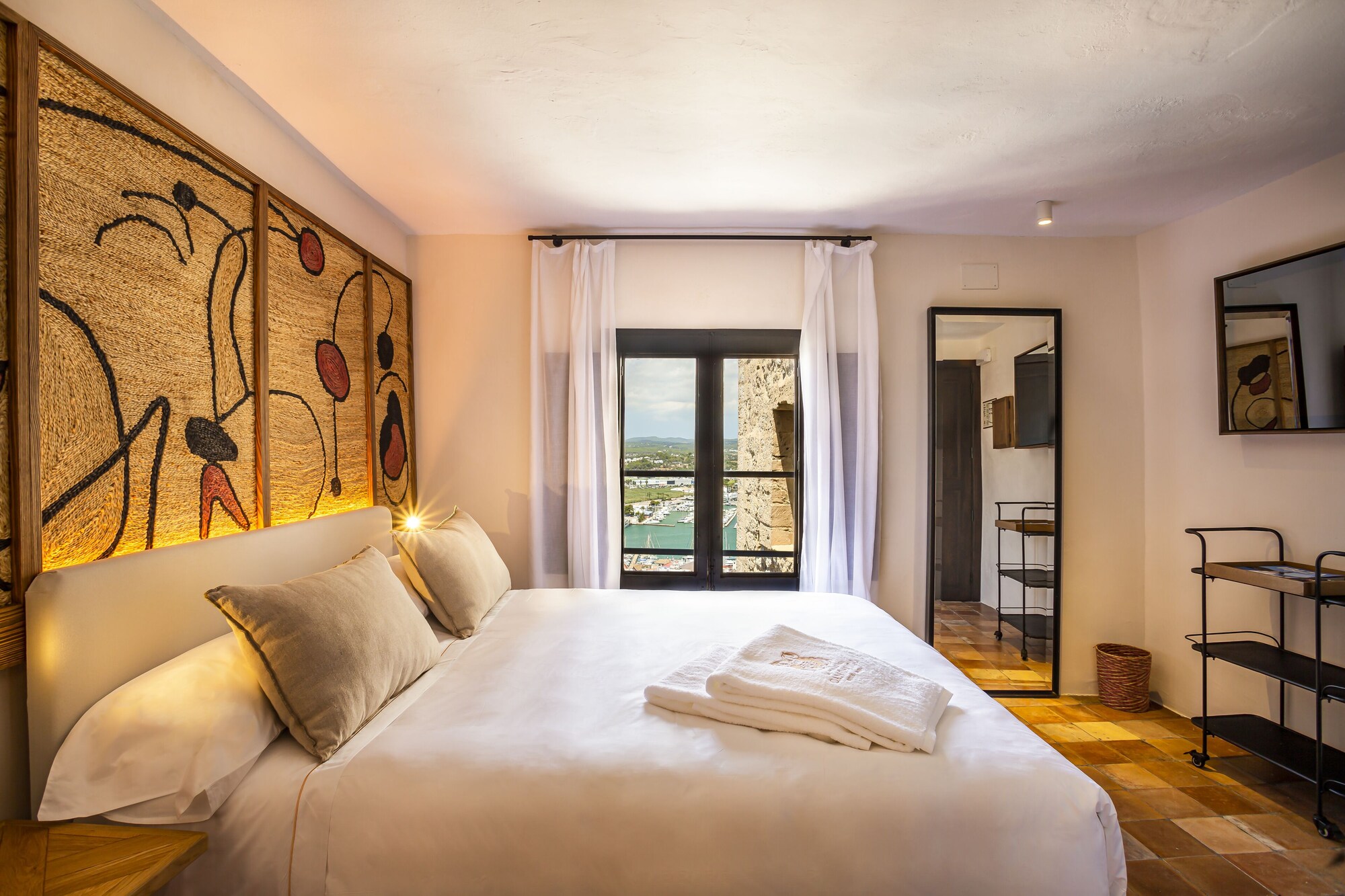 2 Bedrooms Deluxe Quadruple room with balcony and with sea view full double bed