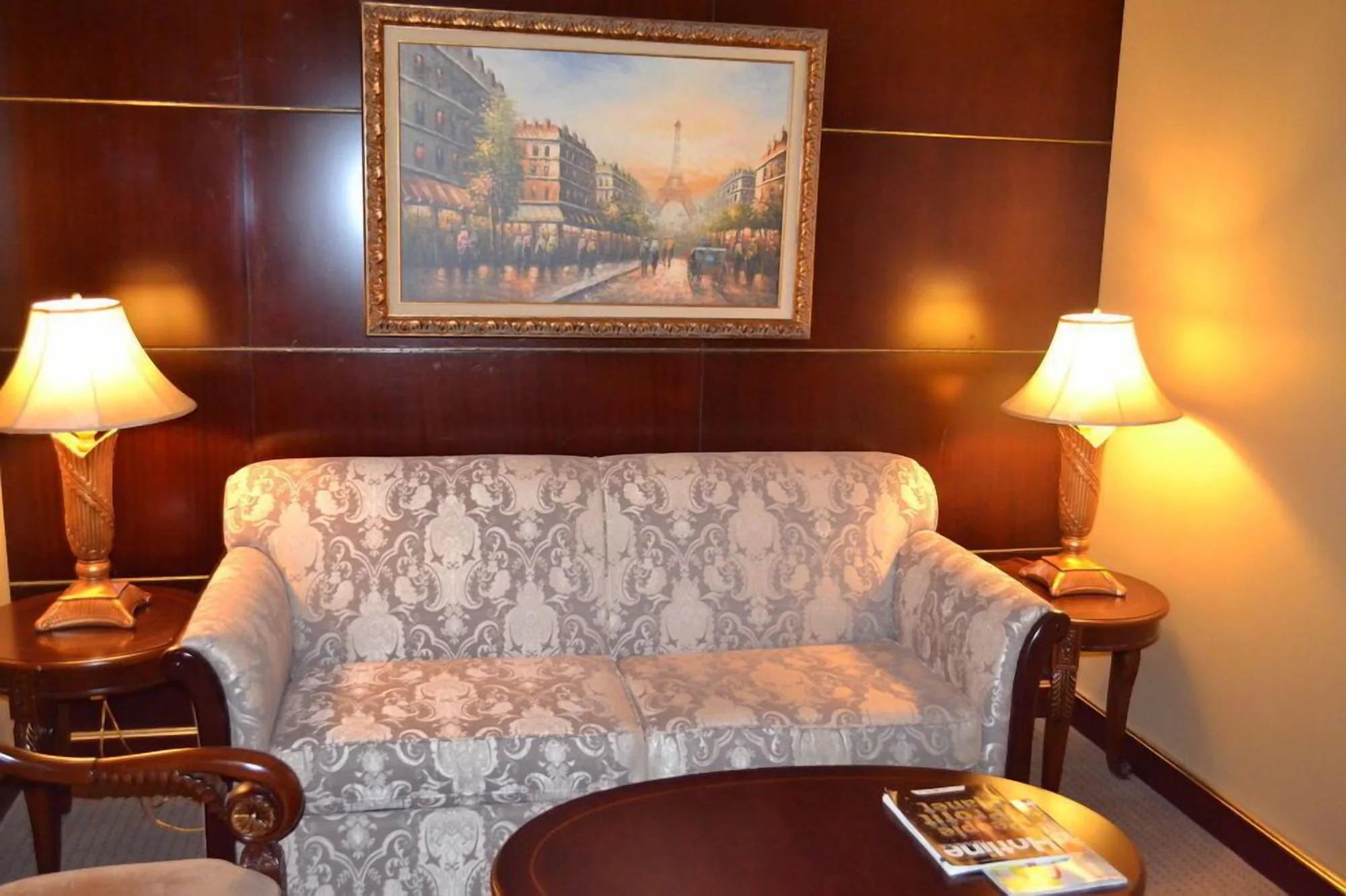 1 Bedroom Grand Double Suite full double bed
