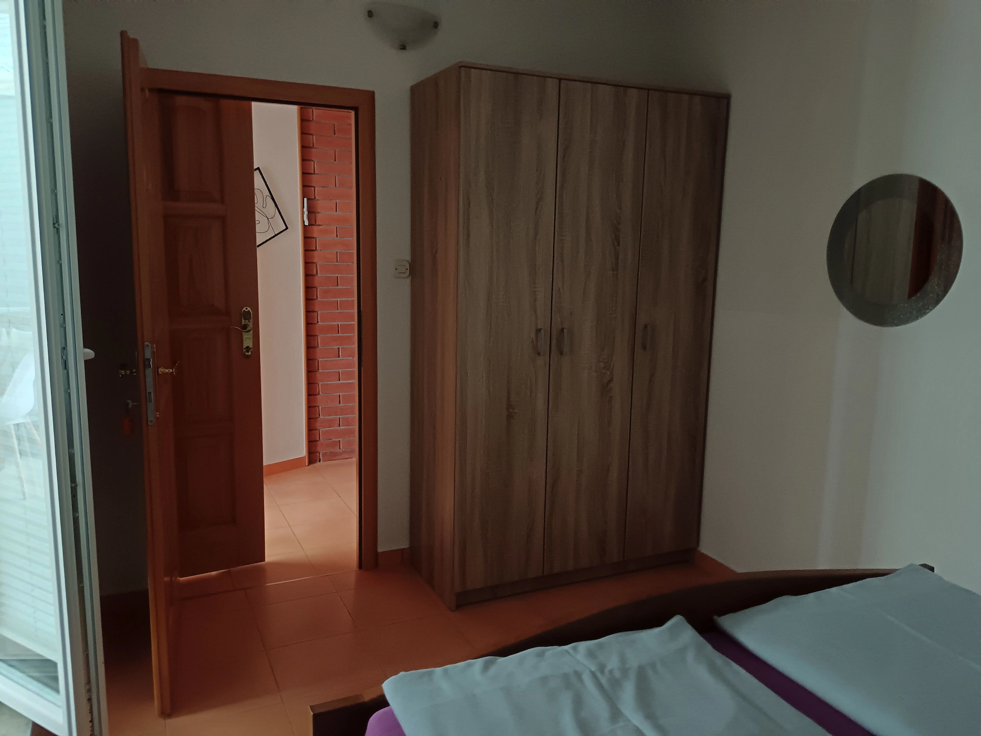 1 Bedroom Double Apartment with sea view full double bed