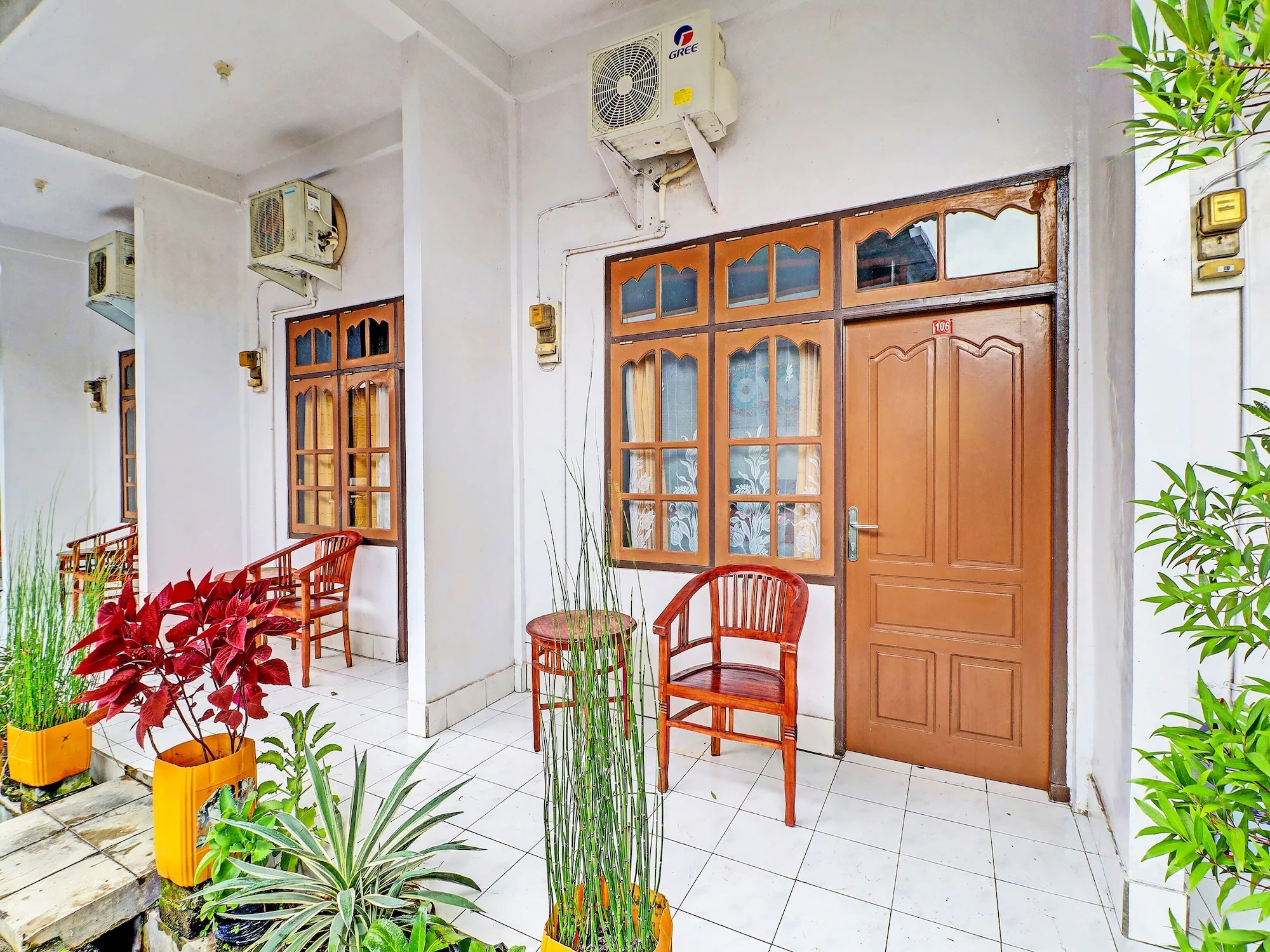SUPER OYO 1356 Gusti Residence exterior