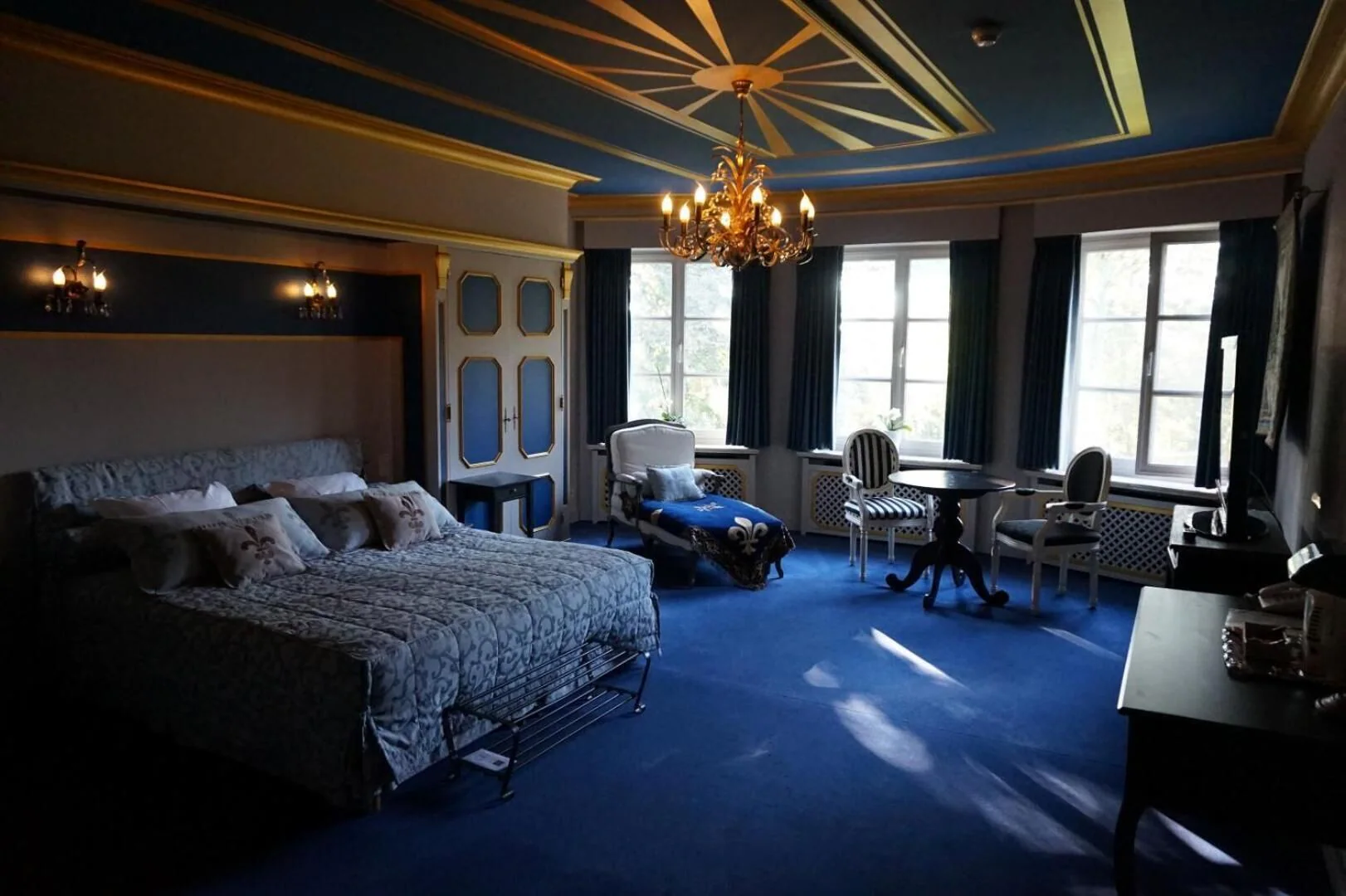 Deluxe Single room full double bed