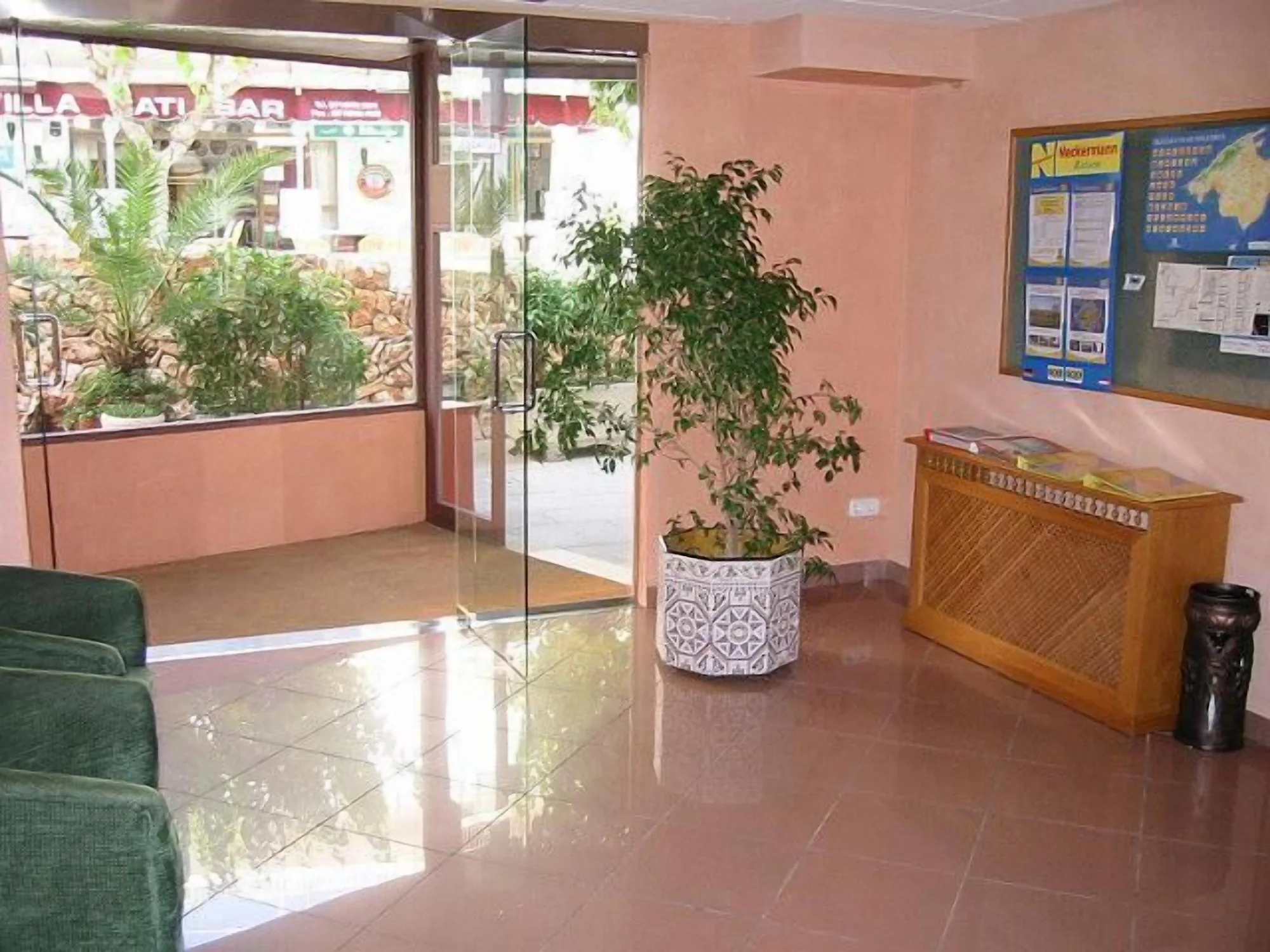 Economy Double room with garden view full double bed