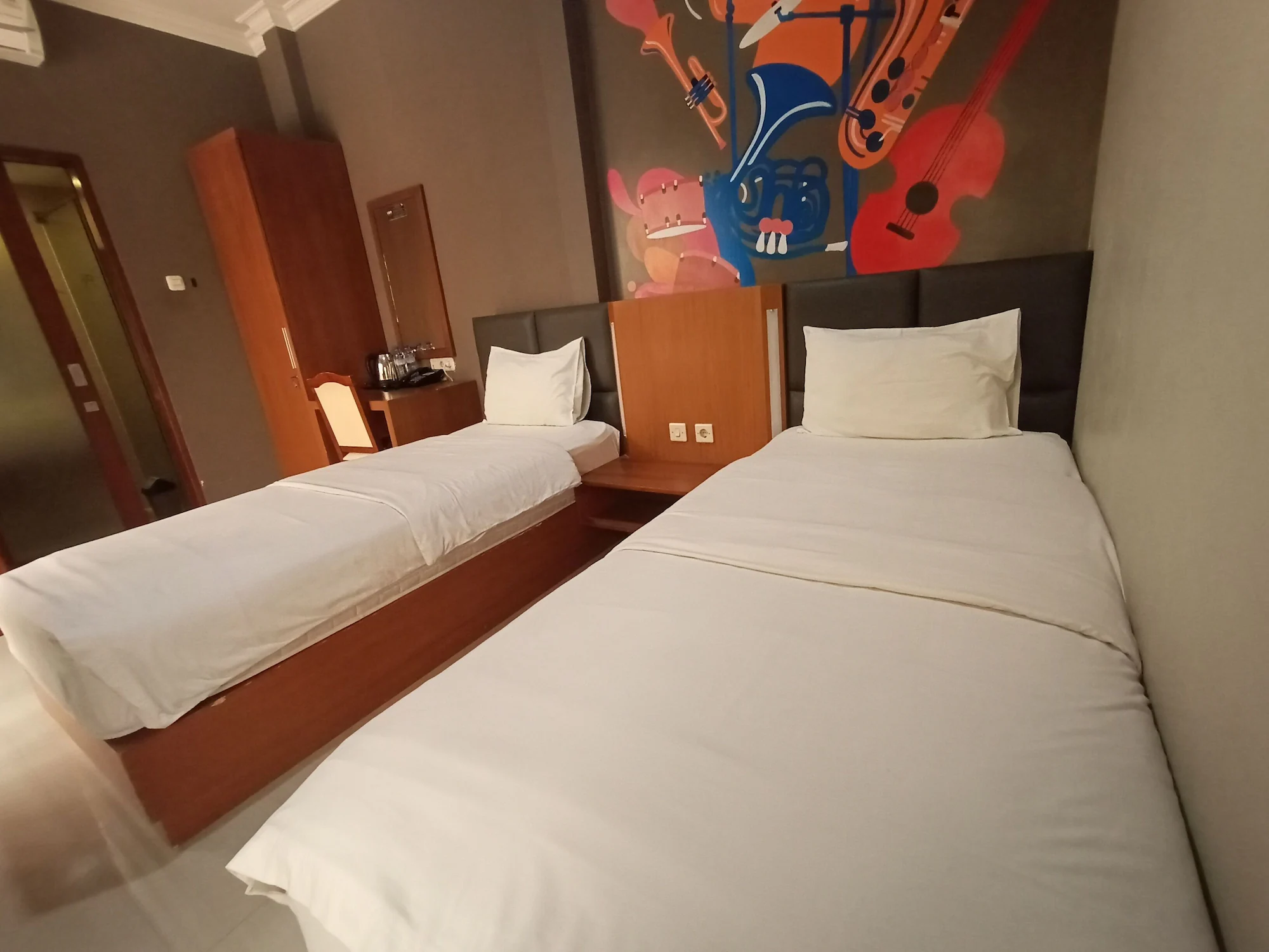 Deluxe Double Suite full double bed