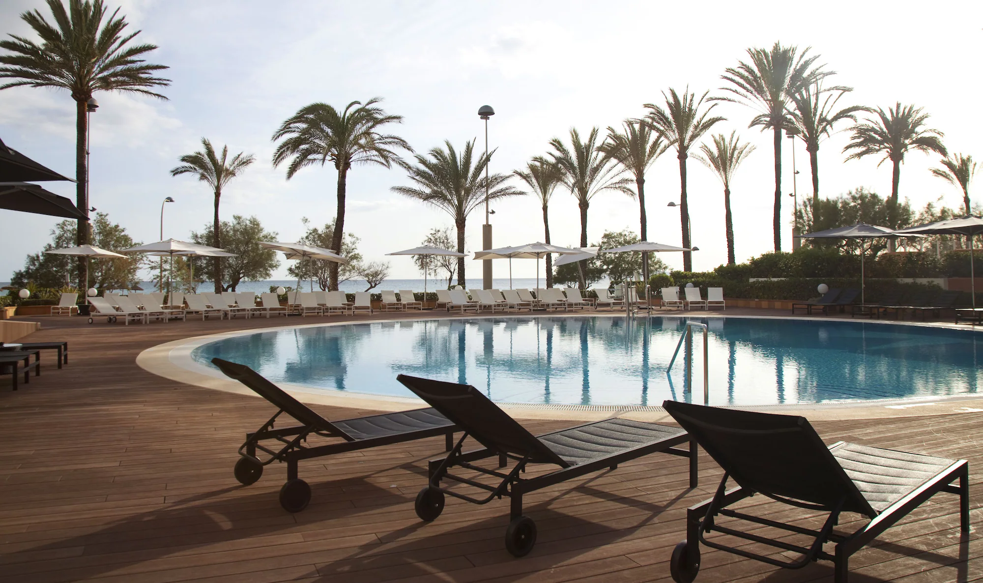 Double room with partial sea view twin beds