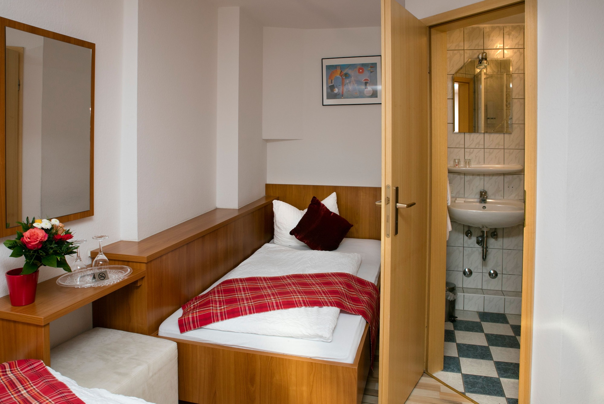 Deluxe Single room