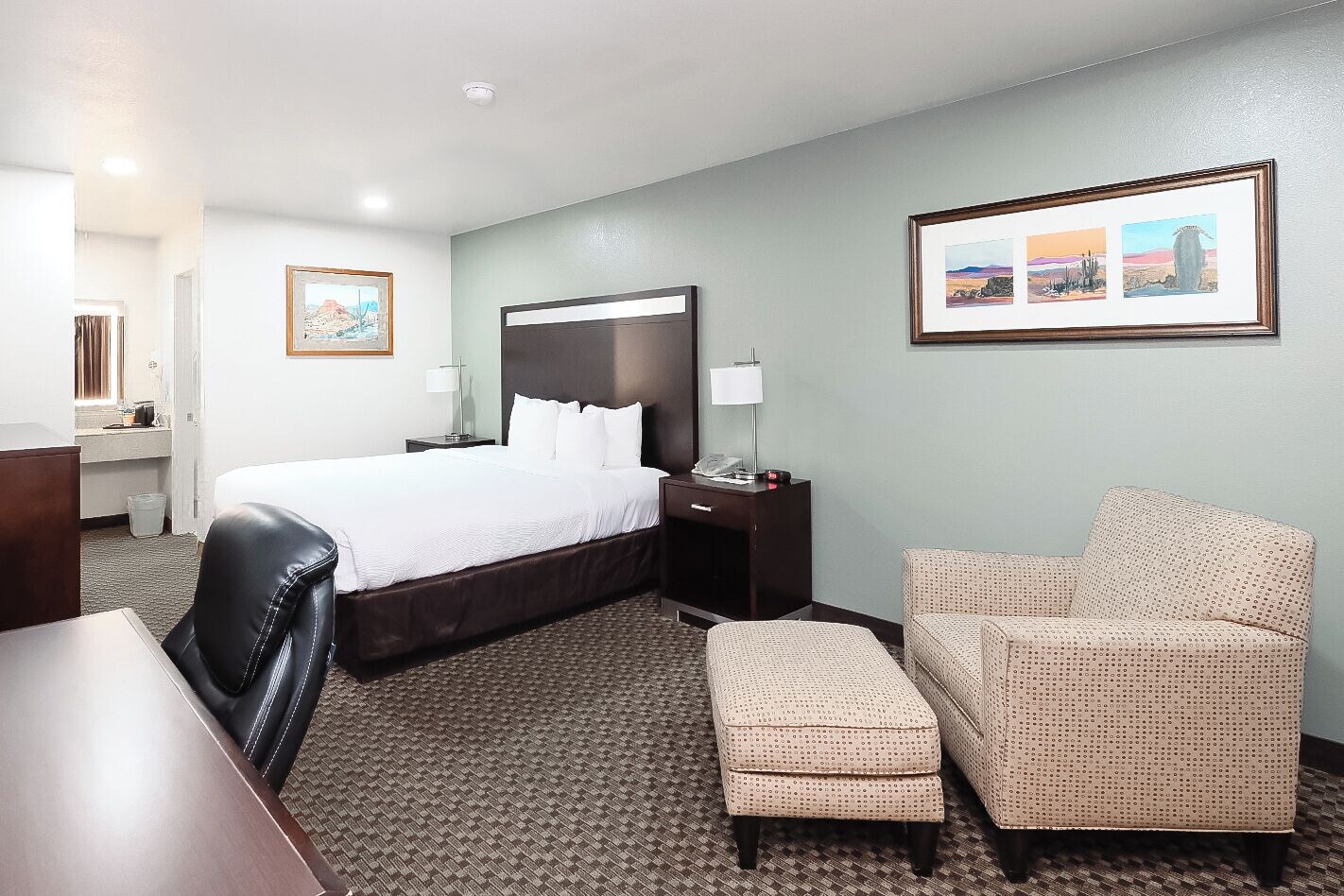 Deluxe Double Suite full double bed