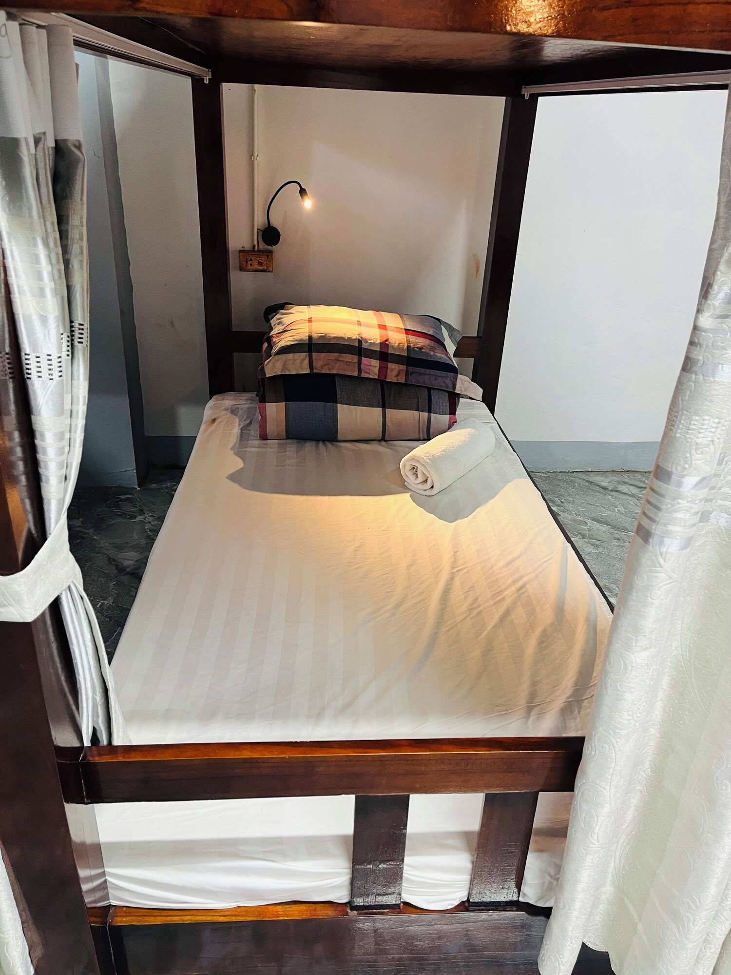 Deluxe Double room with balcony and with garden view full double bed