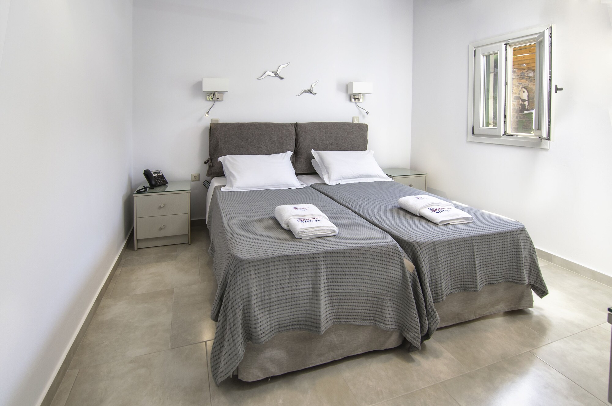 Deluxe Triple room with water view