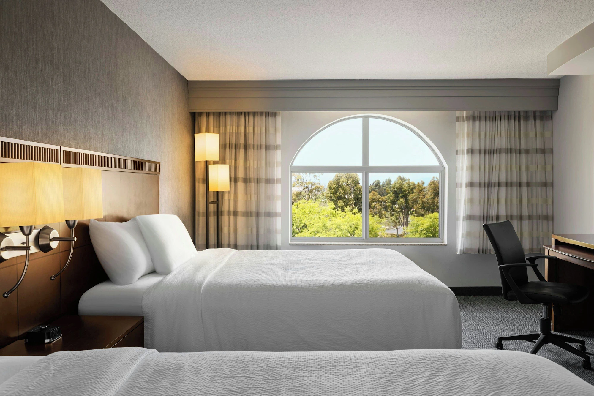 Double Suite full double bed