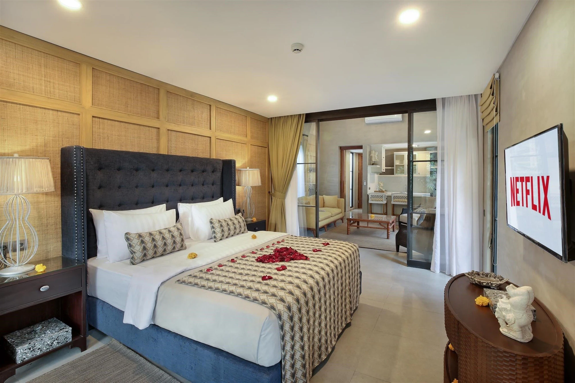 1 Bedroom Grand Double Villa with pool view full double bed
