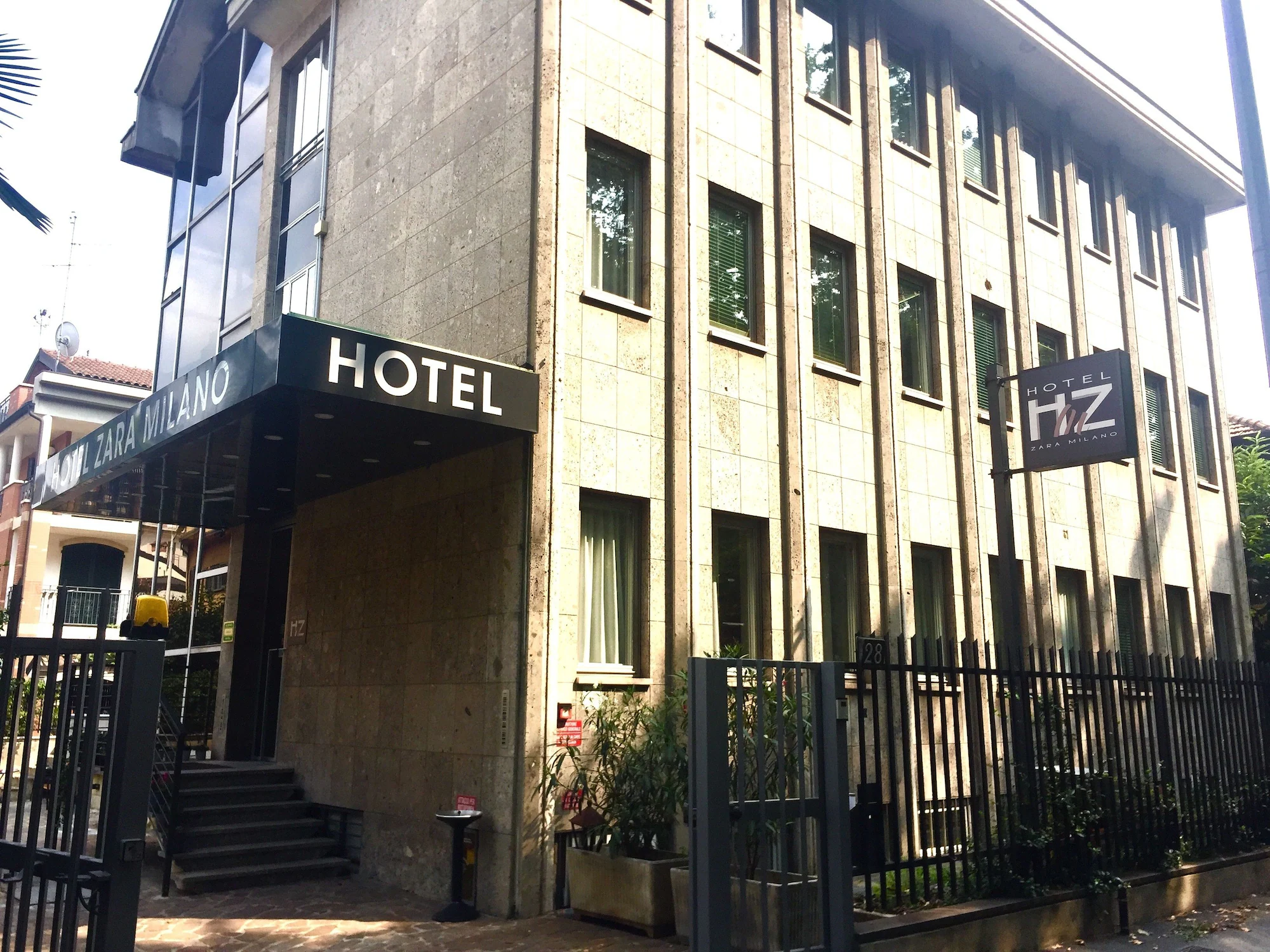 Hotel Zara Milano exterior