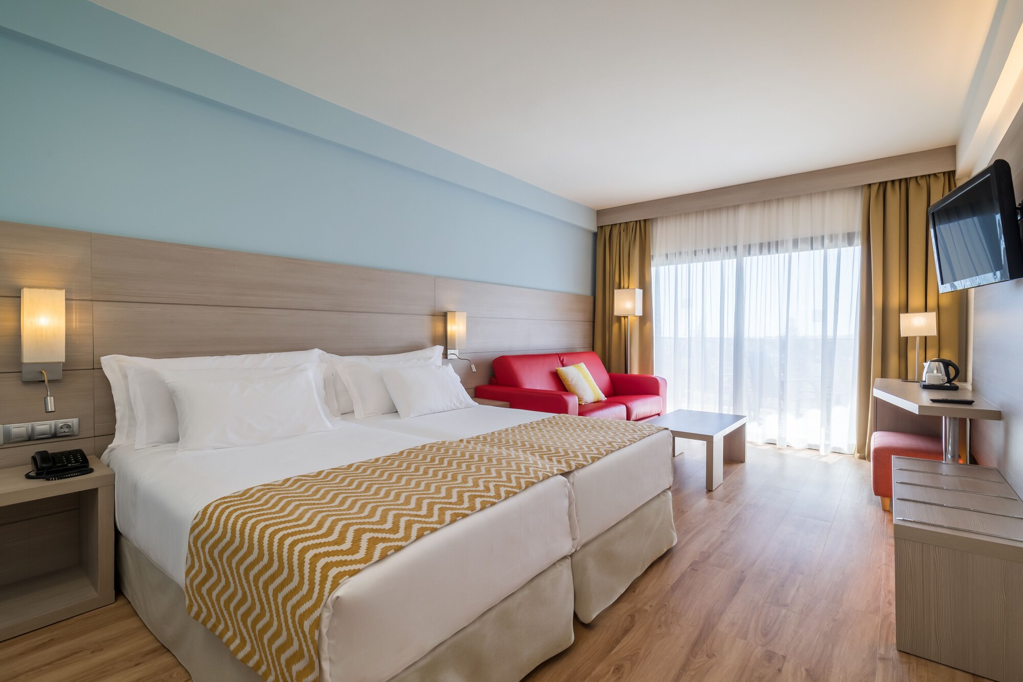 Deluxe Double room twin beds