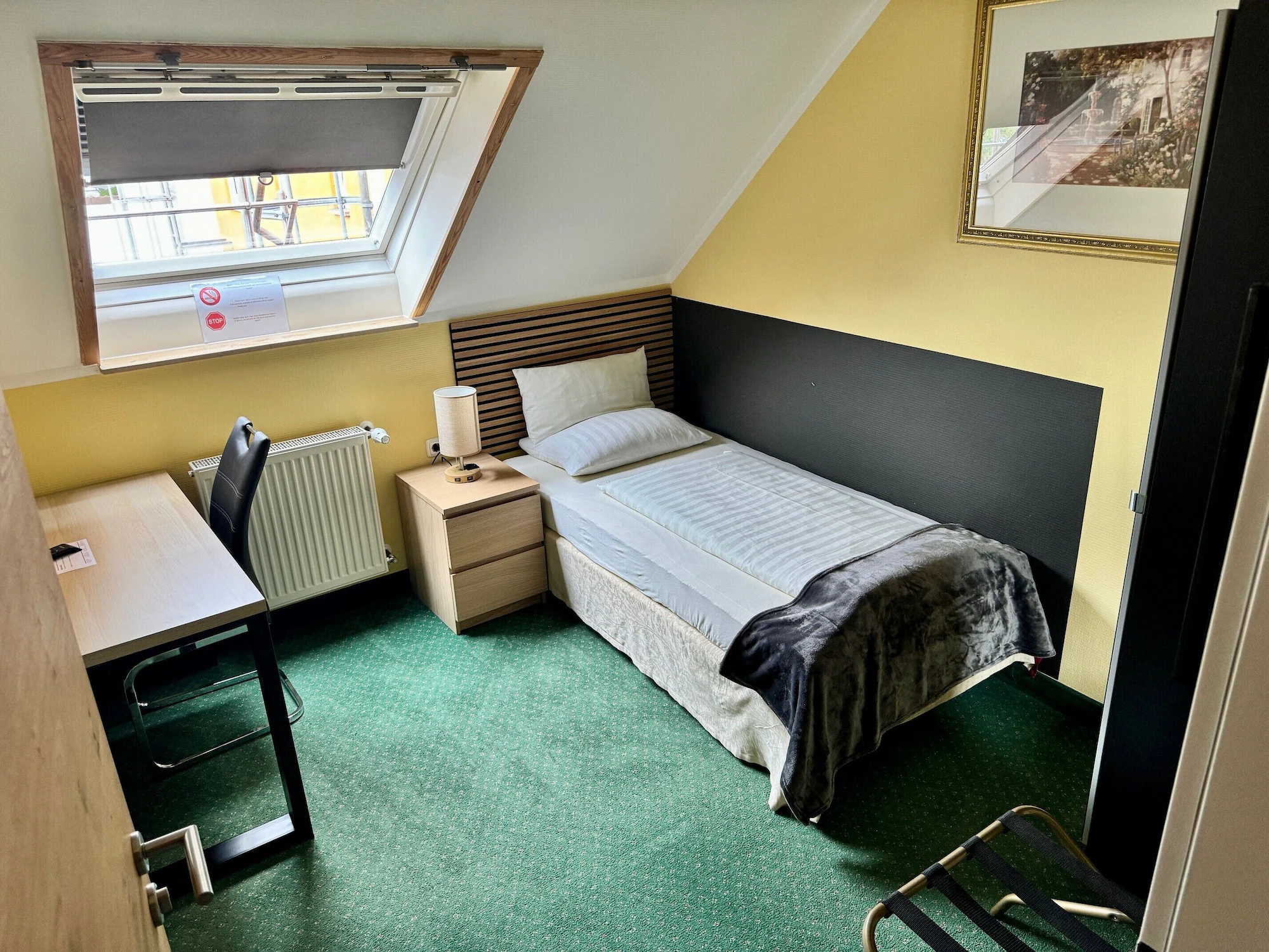 Comfort Single room full double bed