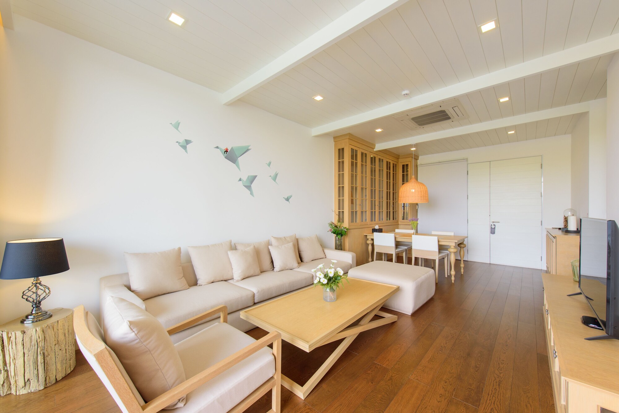 1 Bedroom Deluxe Quadruple Suite with garden view