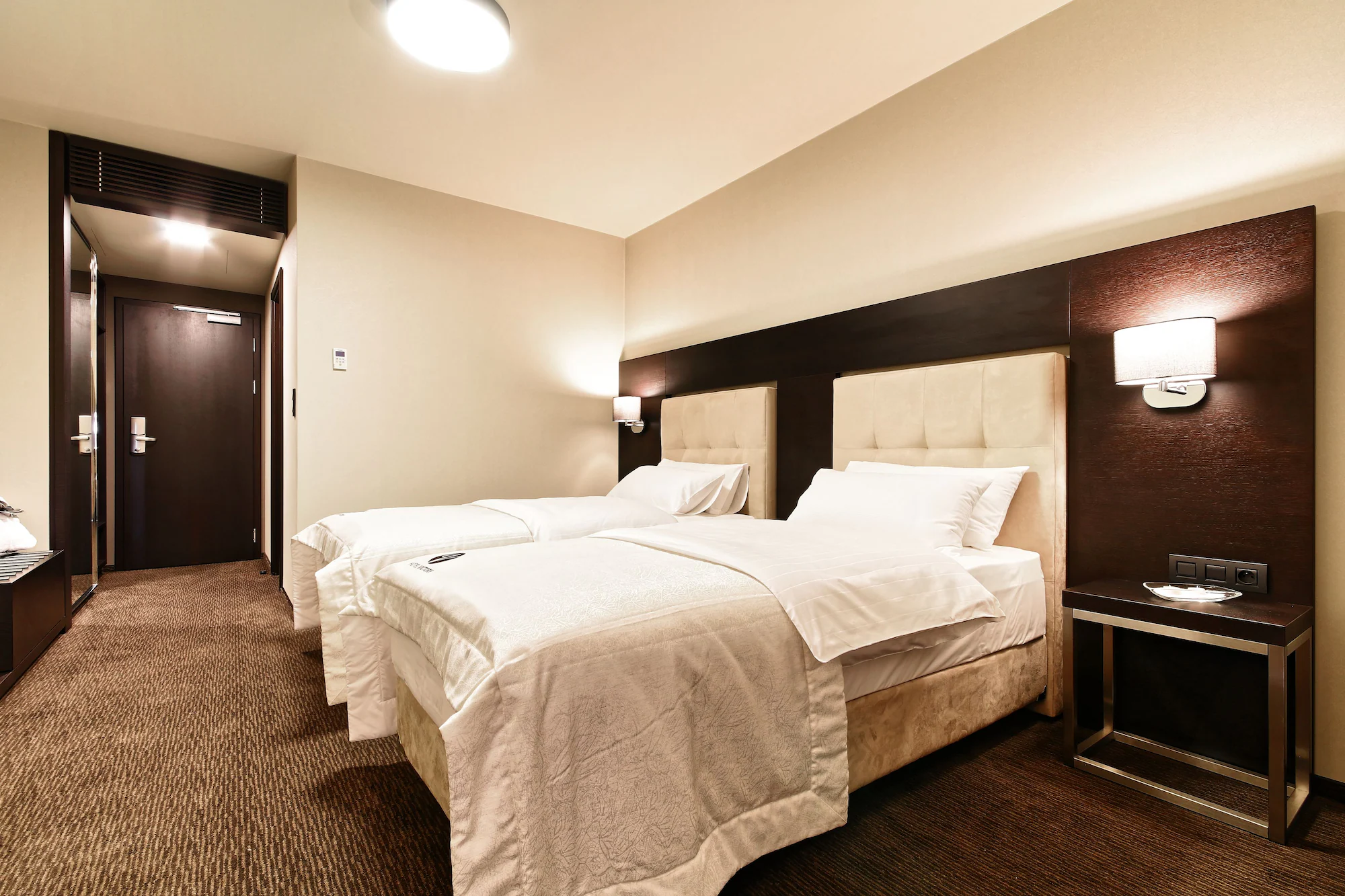 Single Suite full double bed