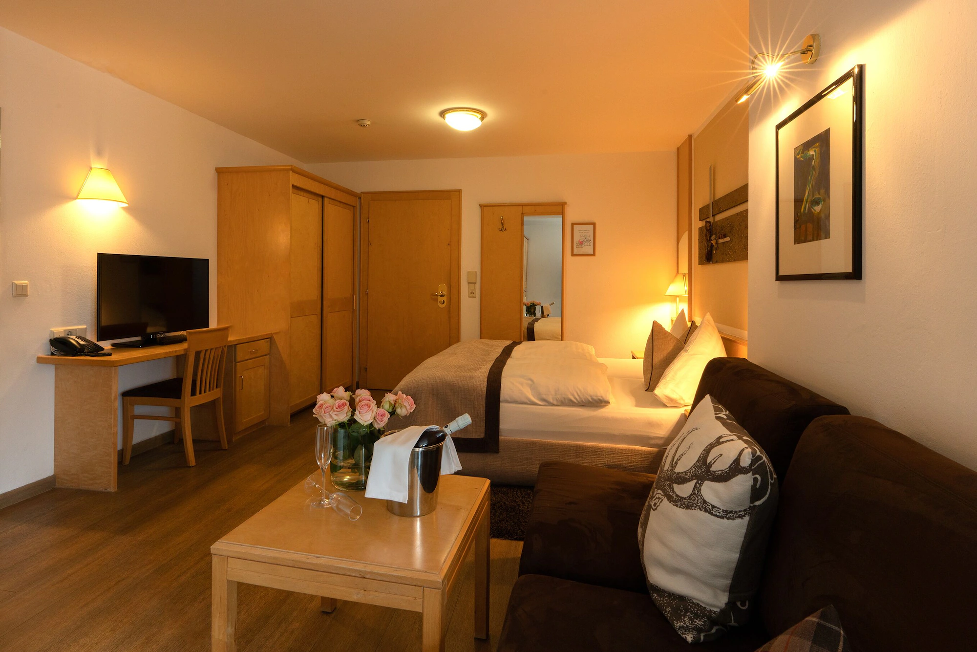 1 Bedroom Double Apartment with balcony full double bed