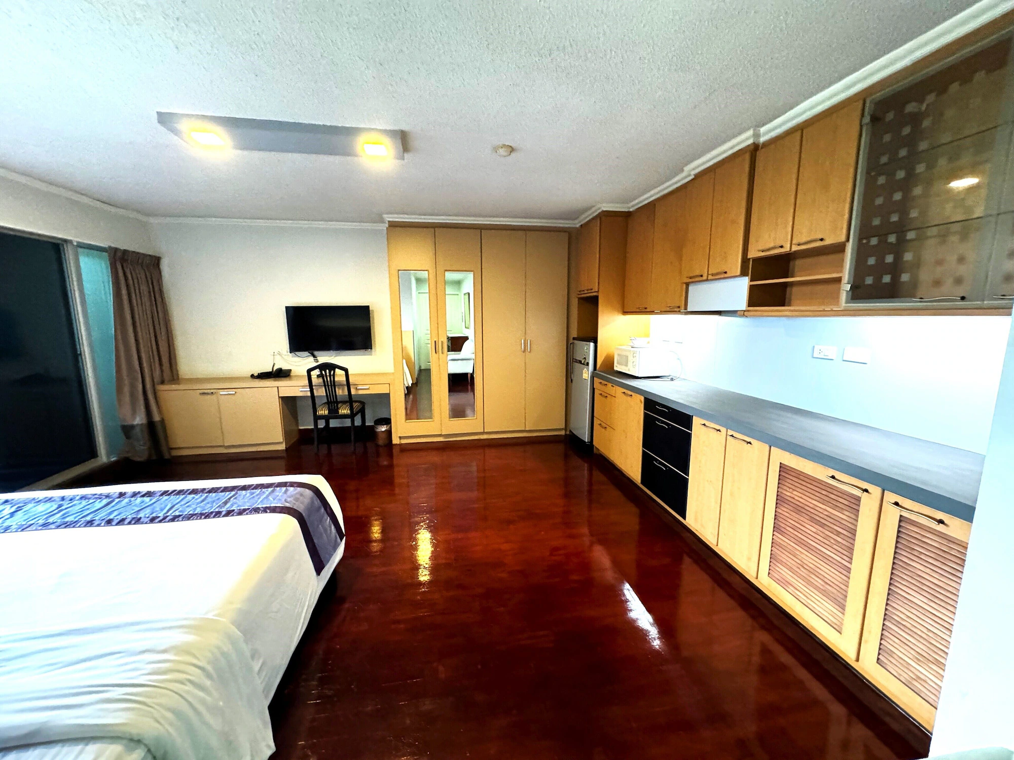 Classic Single room full double bed