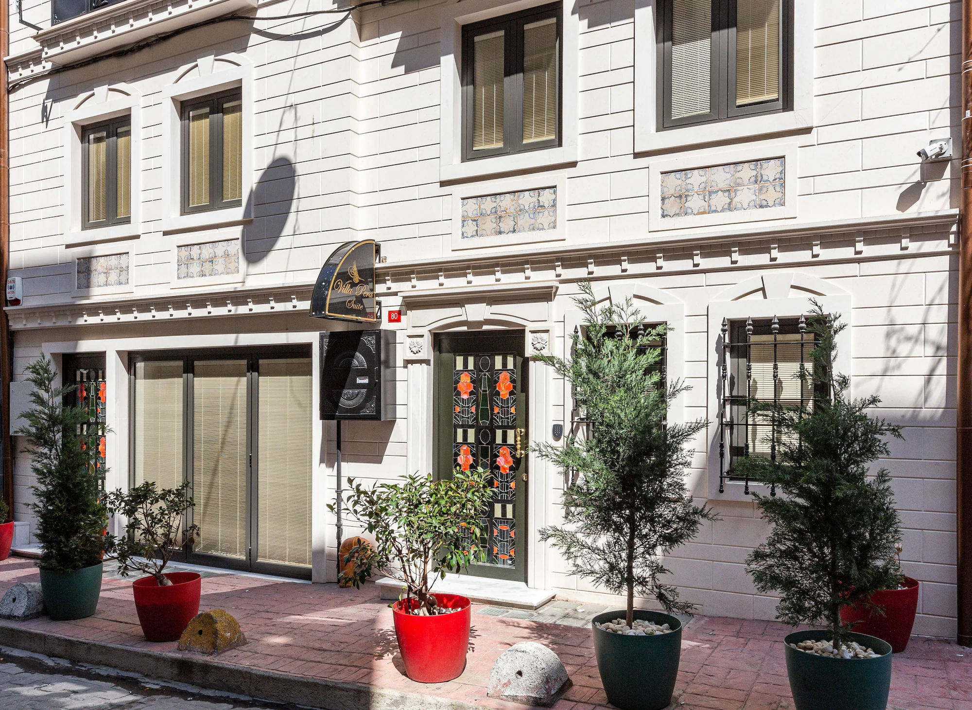 Villa Pera Suite Hotel exterior