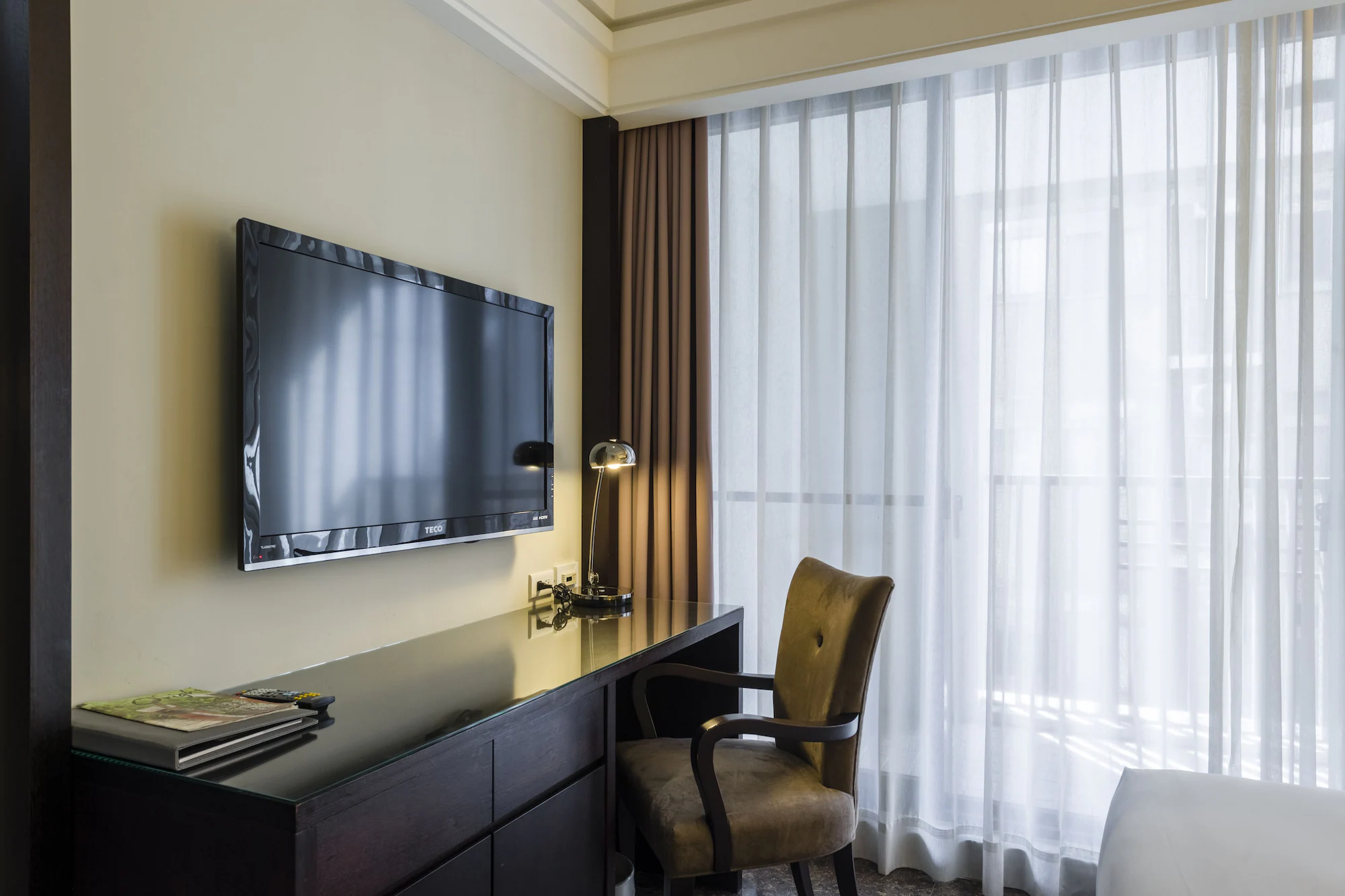 Double Suite with city view full double bed