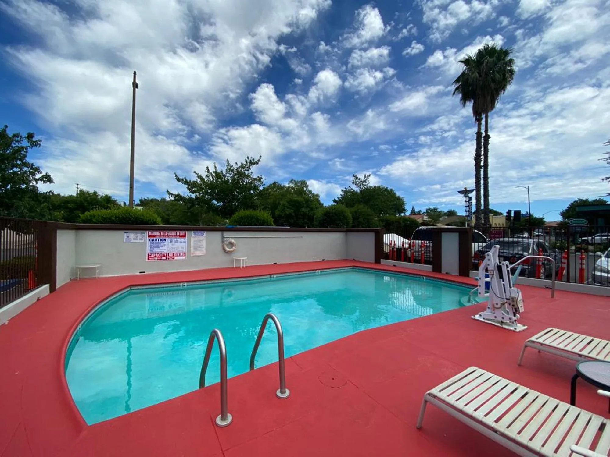 Deluxe Double Suite with pool view full double bed