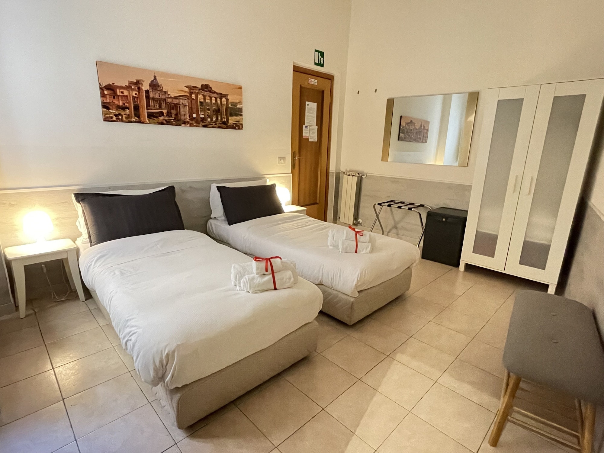 2 Bedrooms Single Apartment