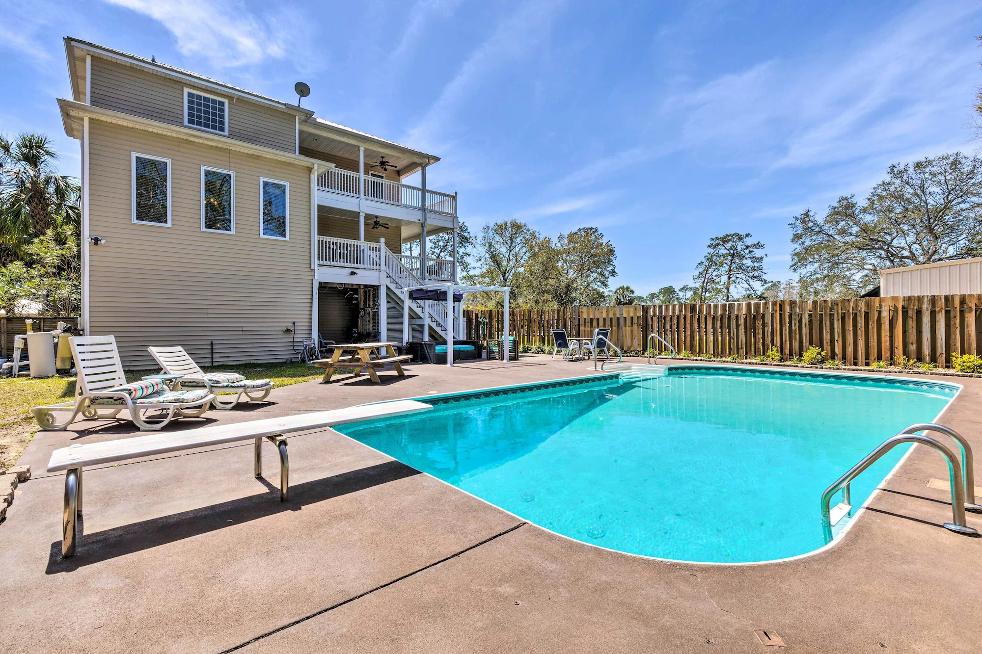 Gulf Shores Family Getaway! River View W/ Pool - Foley, AL