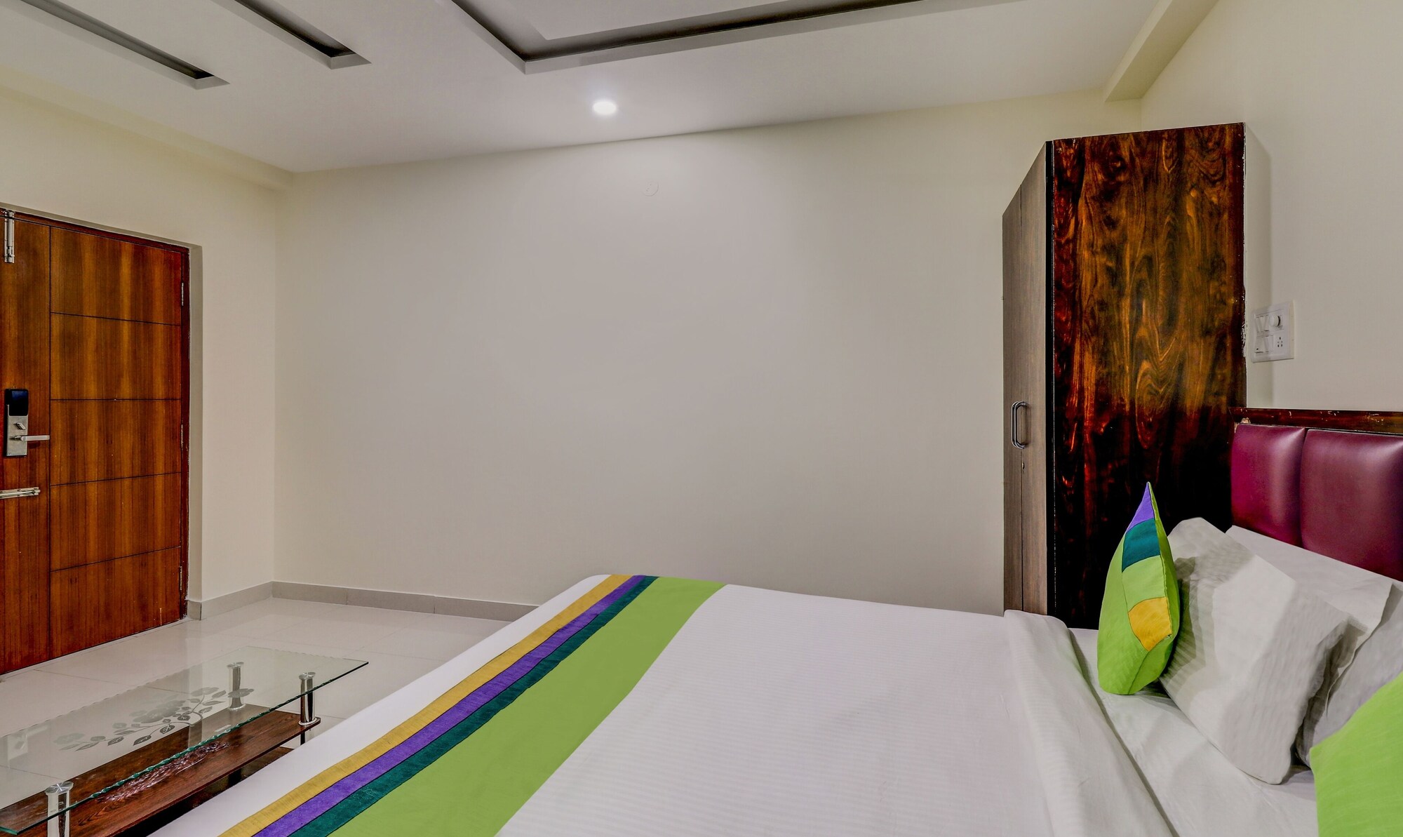Standard Single room full double bed