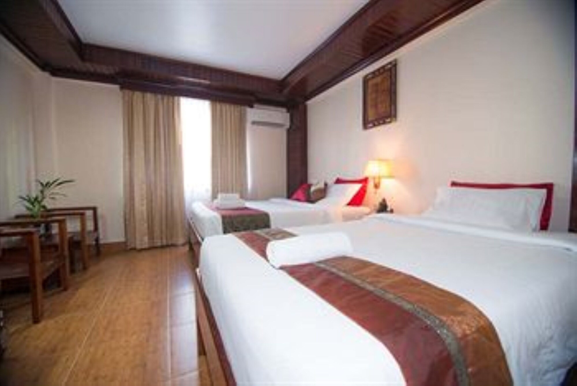 Deluxe Double Family room twin beds