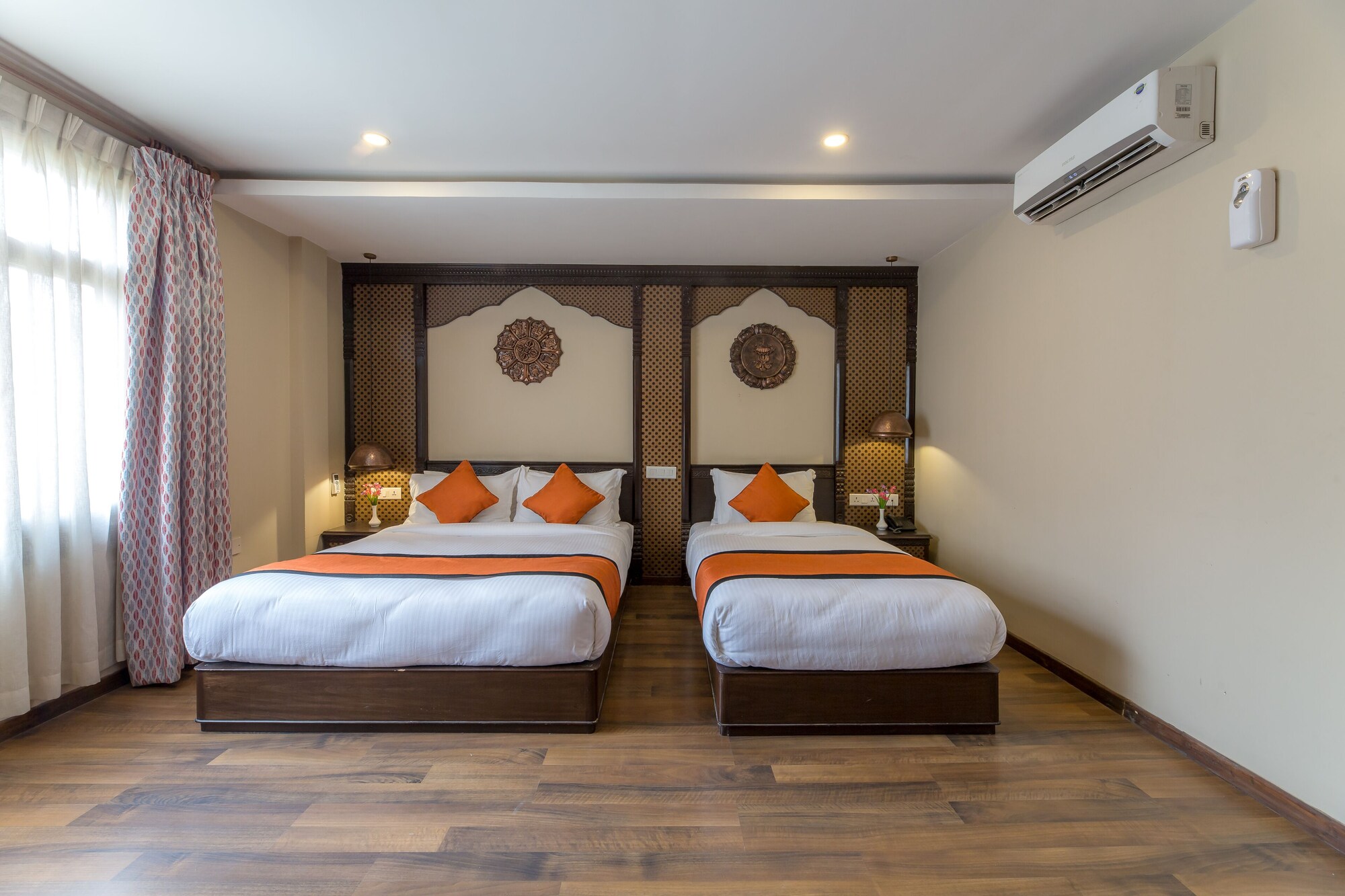 1 Bedroom Deluxe Double room with city view full double bed