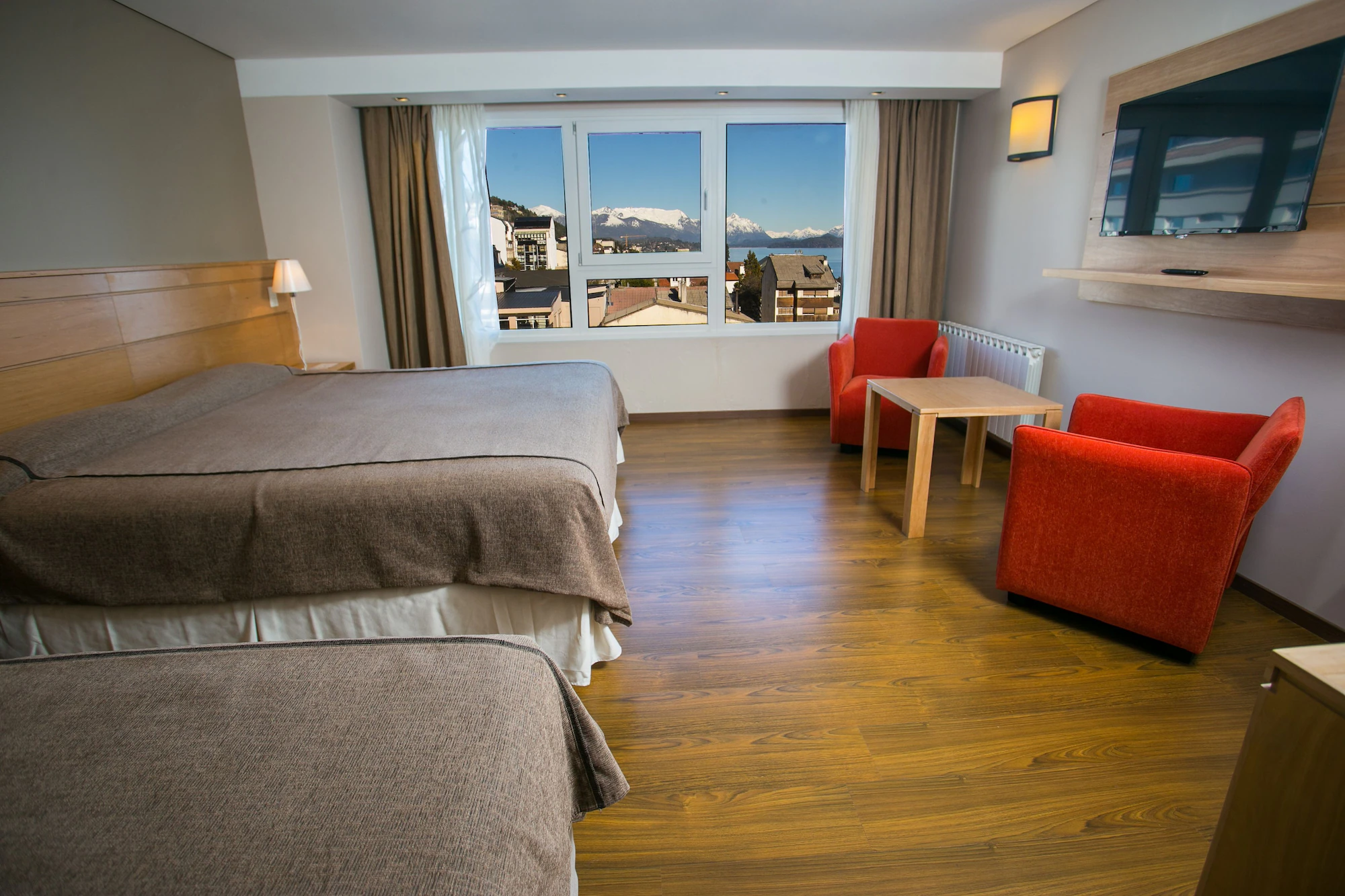 Classic Double room with city view twin beds