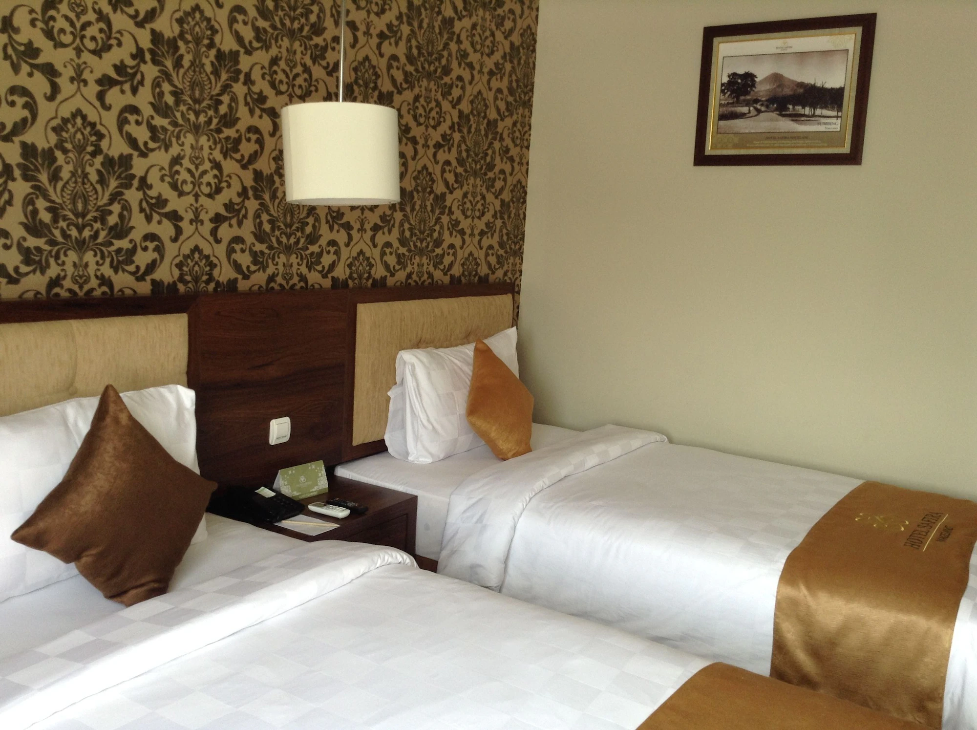 Hotel Safira Magelang exterior