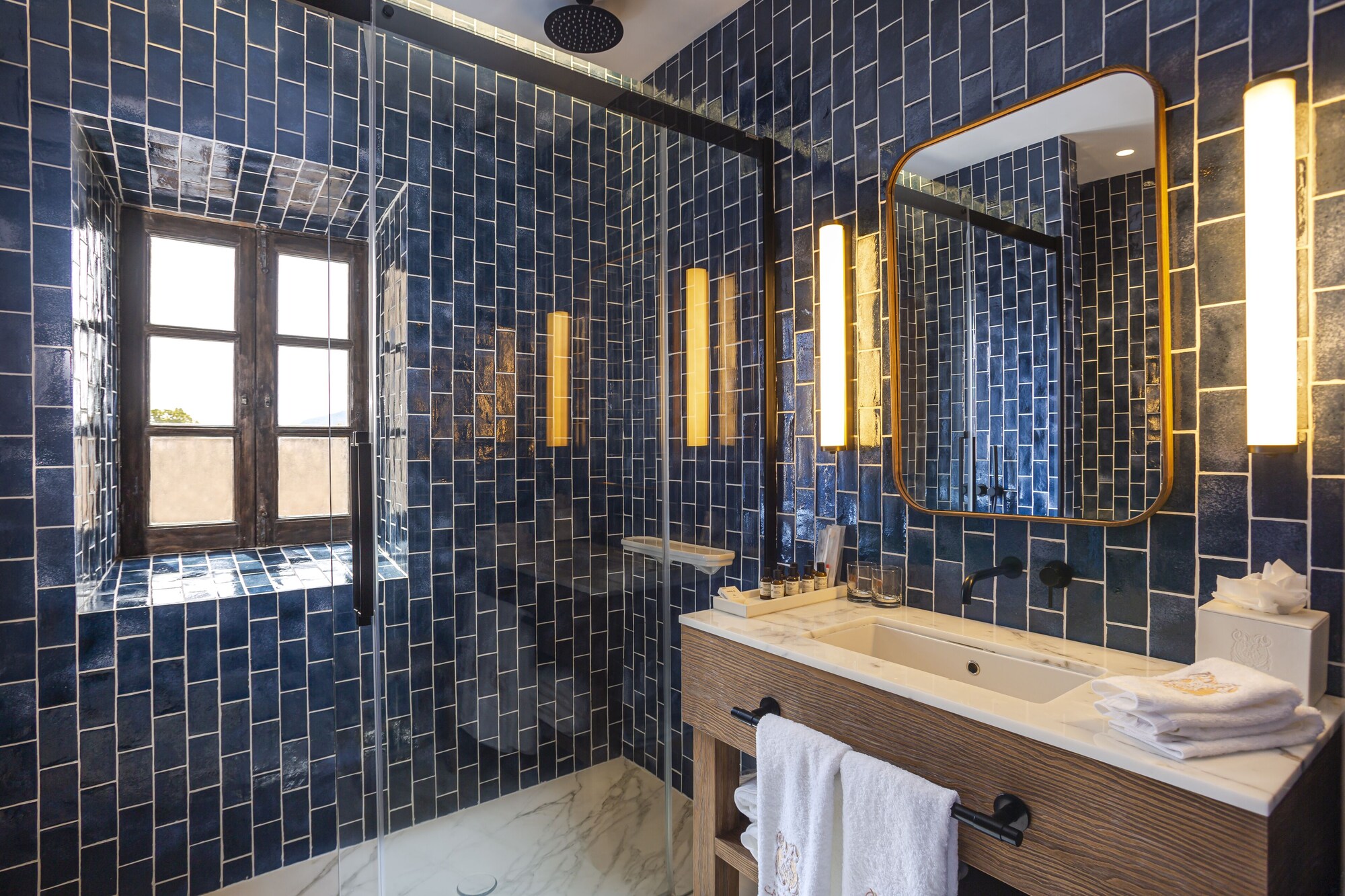 2 Bedrooms Deluxe Single room with sea view