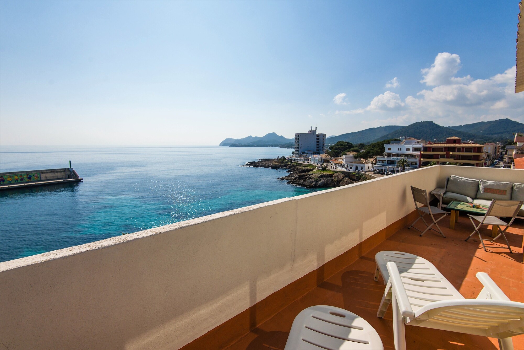 Standard Double room with balcony and with sea view full double bed