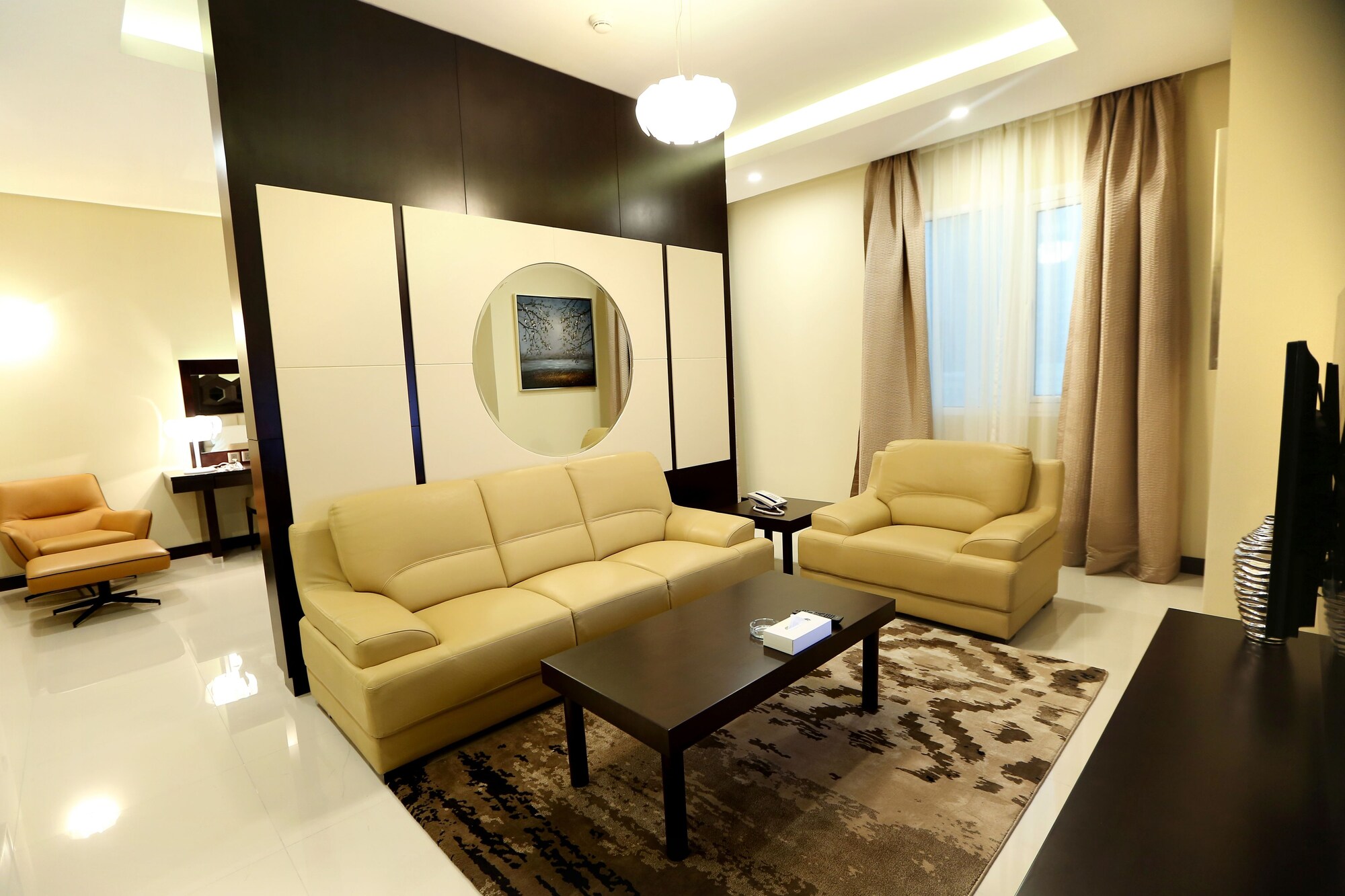 Atiram Premier Hotel exterior