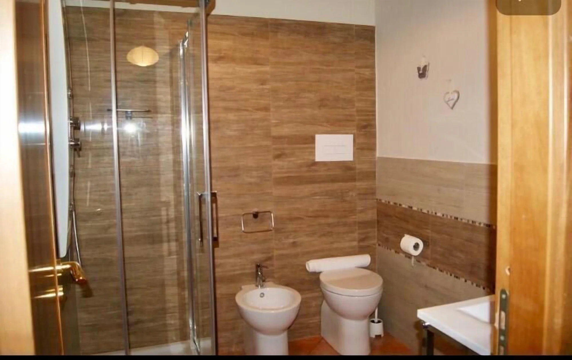 Deluxe Double room with balcony and with city view full double bed