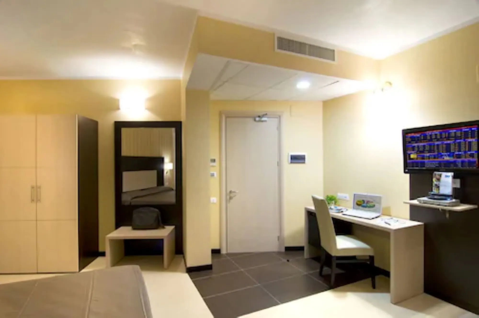 Classic Double room single bed