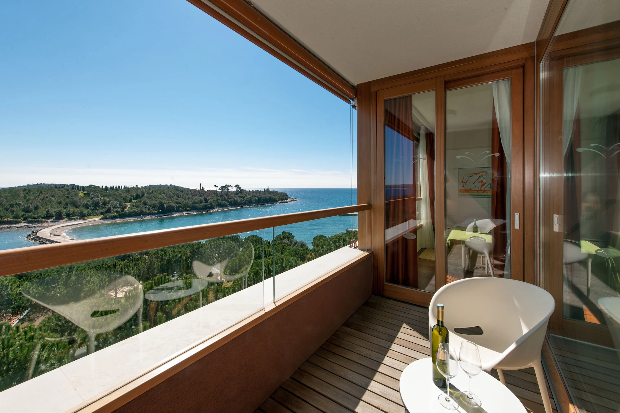 Deluxe Double Suite with sea view full double bed