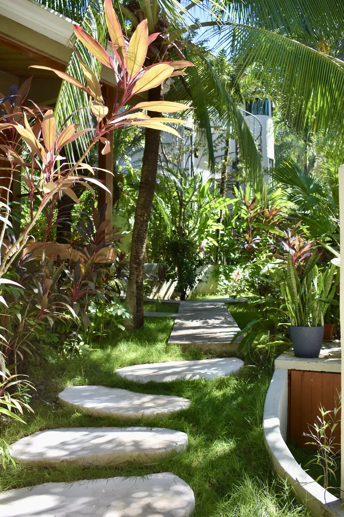 Fuego Lodge Hotel & Yoga Resort, Santa Teresa, CR exterior